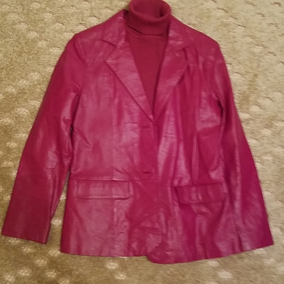 Red leather jacket with sleeveless turtleneck - Picture 7 of 7